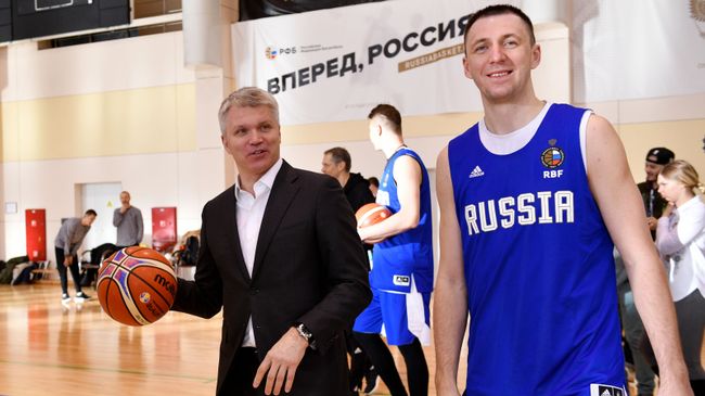 Министр спорта РФ Павел Колобков и Виталий Фридзон
