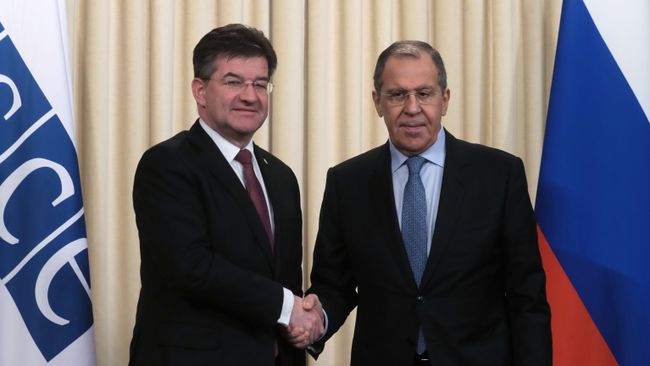 Министр иностранных дел РФ Сергей Лавров и министр иностранных дел Словакии Мирослав Лайчак во время встречи в Москве. Министр иностранных дел РФ Сергей Лавров и министр иностранных дел Словакии Мирослав Лайчак во время встречи в Москве.