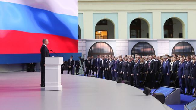 Президент РФ Владимир Путин выступает с ежегодным посланием Федеральному Собранию Президент РФ Владимир Путин выступает с ежегодным посланием Федеральному Собранию