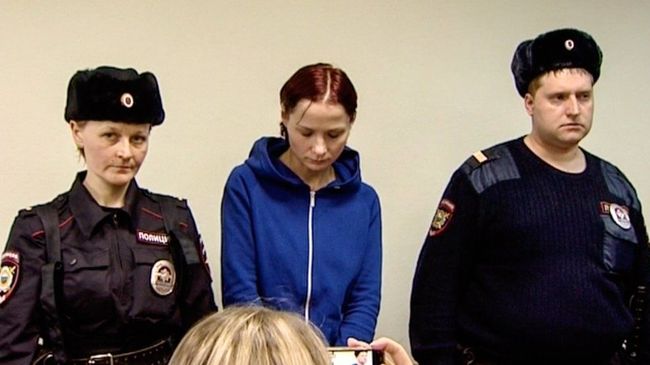 Надежда Куликова, оставившая на ночь шестилетнего сына в парке Лосиный остров во время избрания меры пресечения в Преображенском районном суде Москвы. 20 февраля 2019
Надежда Куликова, оставившая на ночь шестилетнего сына в парке Лосиный остров во время избрания меры пресечения в Преображенском районном суде Москвы. 20 февраля 2019