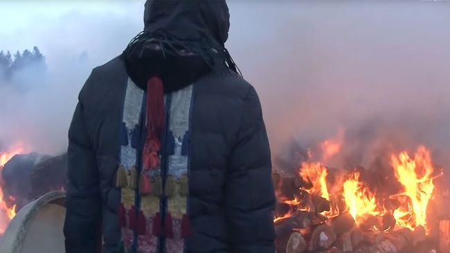 Массовый обряд Жэн тэнгэри яба байкальских шаманов из организации Хухэ Мунхэ Тэнгэри (Вечно синее небо) Массовый обряд Жэн тэнгэри яба байкальских шаманов из организации Хухэ Мунхэ Тэнгэри (Вечно синее небо)