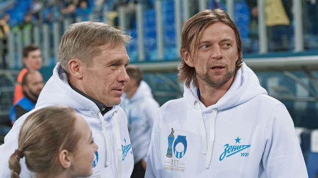 Анатолий Тимощук (справа) Анатолий Тимощук (справа)