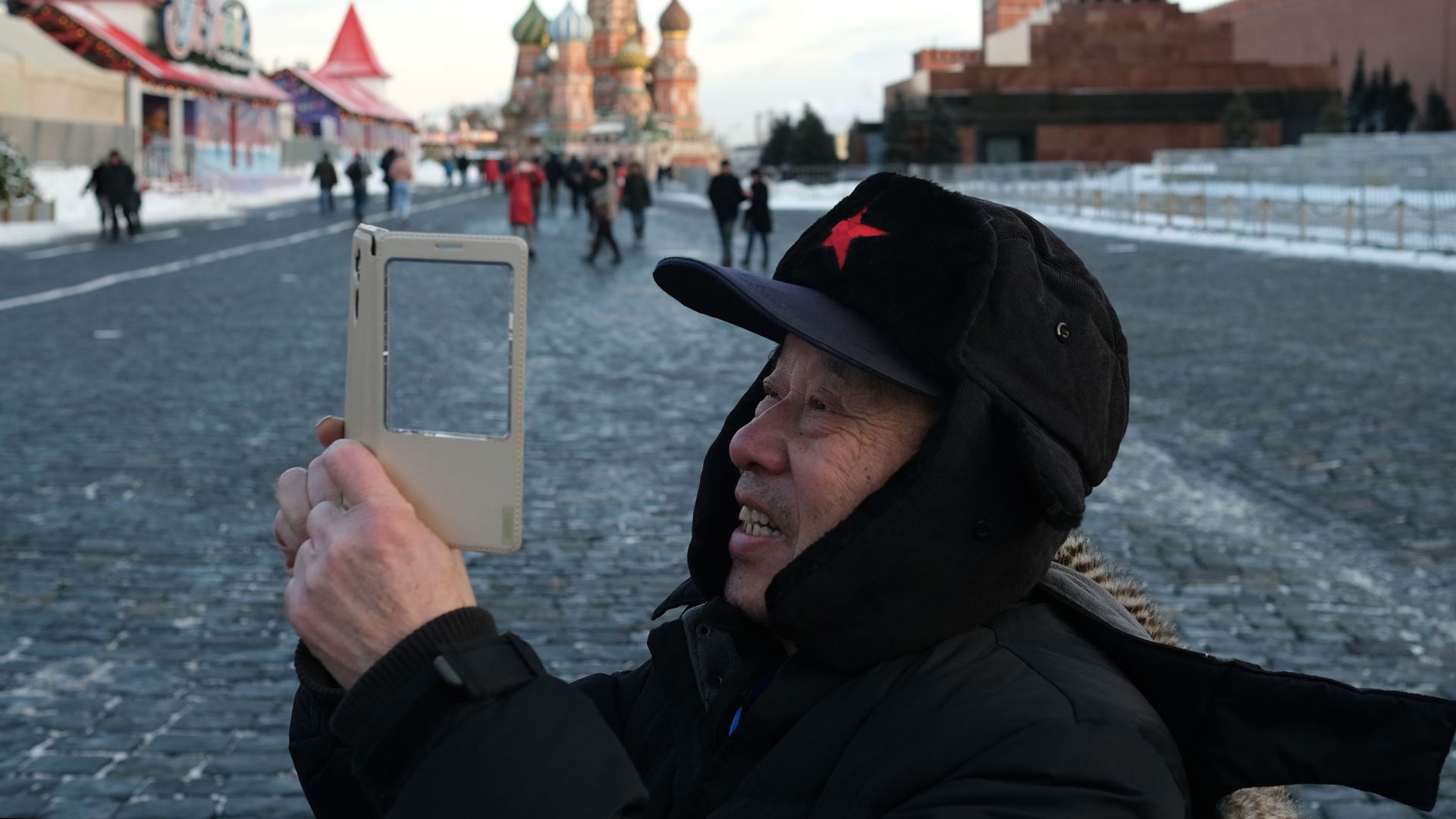 Турист на Красной площади в Москве Турист на Красной площади в Москве - РИА Новости, 1920, 19.06.2023