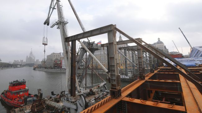 Ремонтные работы на Москворецком мосту Ремонтные работы на Москворецком мосту