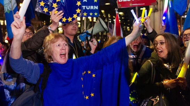 Участники акции против Brexit в Лондоне