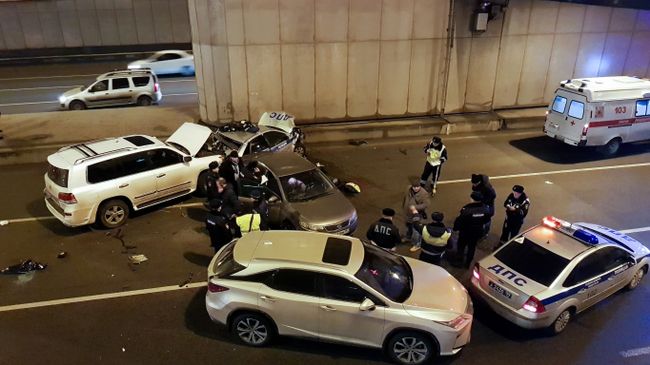 Последствия аварии с участием автомобиля ДПС около Гагаринского тоннеля. 1 марта 2019 Последствия аварии с участием автомобиля ДПС около Гагаринского тоннеля. 1 марта 2019