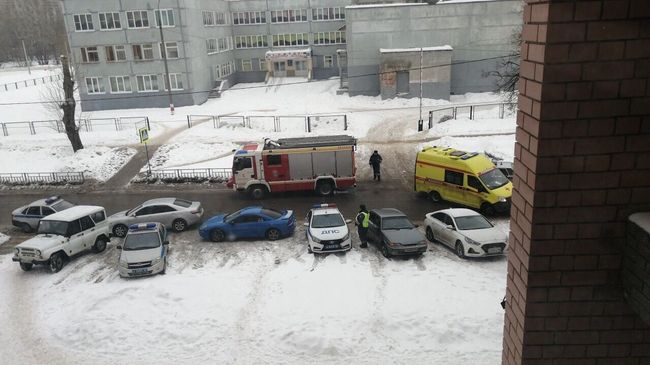 Ситуация на месте стрельбы в Нижнем Новгороде около школы № 121 Ситуация на месте стрельбы в Нижнем Новгороде около школы № 121