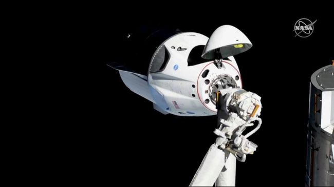Стыковка космического корабля Dragon-2 (Crew Dragon) с Международной космической станцией. 3 марта 2019 Стыковка космического корабля Dragon-2 (Crew Dragon) с Международной космической станцией. 3 марта 2019