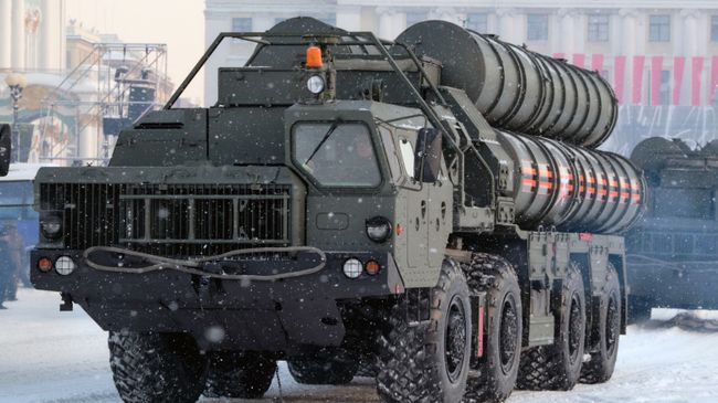 Зенитный ракетный комплекс С-400 Триумф Зенитный ракетный комплекс С-400 Триумф