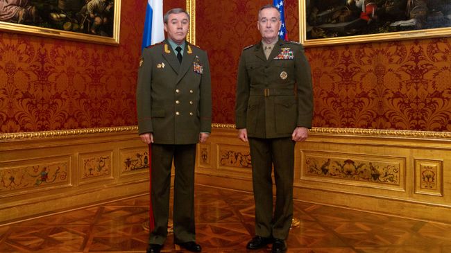 Начальник Генштаба ВС РФ Валерий Герасимов и председатель Комитета начальников штабов ВС США Джозеф Данфорд 
