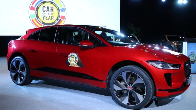 Автомобиль Jaguar I-Pace на Международном автосалоне в Женеве. 4 марта 2019 Автомобиль Jaguar I-Pace на Международном автосалоне в Женеве. 4 марта 2019