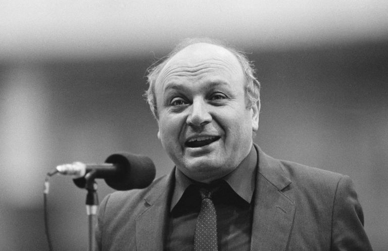 Писатель-сатирик Михаил Жванецкий. 1989 год