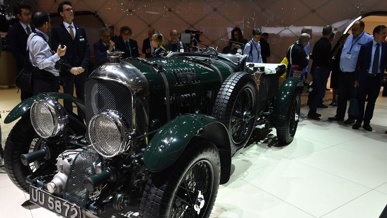 Гоночный автомобиль Bentley Blower №9 на Международном Женевском автосалоне 2019 Гоночный автомобиль Bentley Blower №9 на Международном Женевском автосалоне 2019