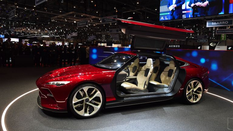 Концепт DaVinci на стенде компании ItalDesign на Международном Женевском автосалоне 2019 Концепт DaVinci на стенде компании ItalDesign на Международном Женевском автосалоне 2019