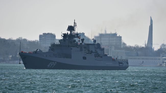 Фрегат Черноморского флота Адмирал Макаров Фрегат Черноморского флота Адмирал Макаров