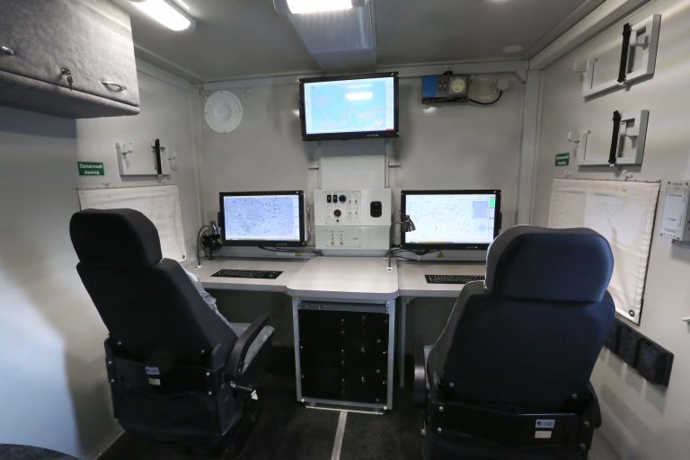 Операторский отсек высокомобильного мишенного комплекса Адъютант Операторский отсек высокомобильного мишенного комплекса Адъютант