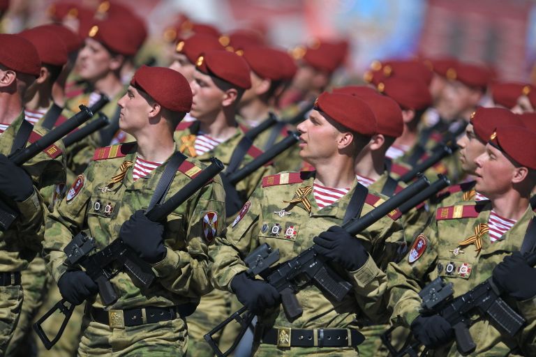 Парадный расчет Войск национальной гвардии Российской Федерации на военном параде, посвященном 73-й годовщине Победы в Великой Отечественной войне 1941-1945 годов Парадный расчет Войск национальной гвардии Российской Федерации на военном параде, посвященном 73-й годовщине Победы в Великой Отечественной войне 1941-1945 годов