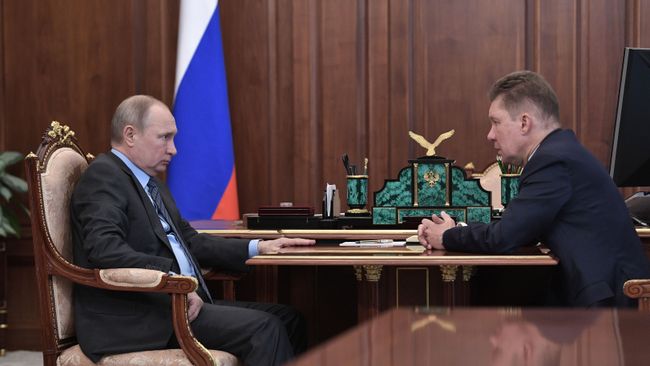 Президент РФ Владимир Путин и глава компании Газпром Алексей Миллер во время встречи Президент РФ Владимир Путин и глава компании Газпром Алексей Миллер во время встречи