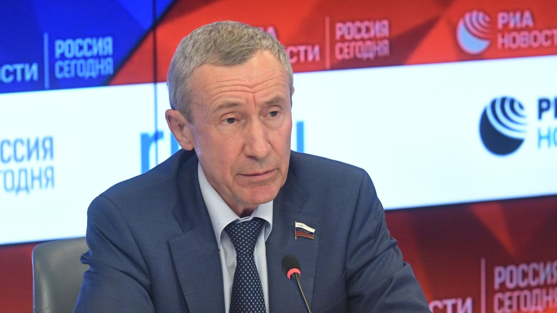 Заместитель председателя Комитета СФ по международным делам Андрей Климов во время пресс-конференции в ММПЦ МИА Россия сегодня в Москве. 12 марта 2019 Заместитель председателя Комитета СФ по международным делам Андрей Климов во время пресс-конференции в ММПЦ МИА Россия сегодня в Москве. 12 марта 2019 - РИА Новости, 1920, 25.01.2021