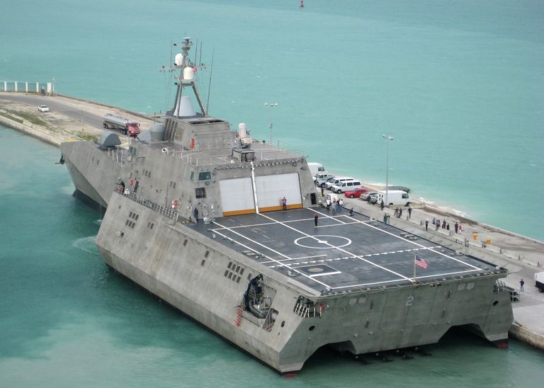 Корабль ВМС США USS Independence Корабль ВМС США USS Independence