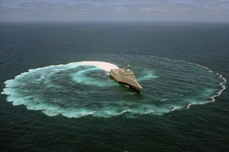 Корабль ВМС США USS Independence Корабль ВМС США USS Independence
