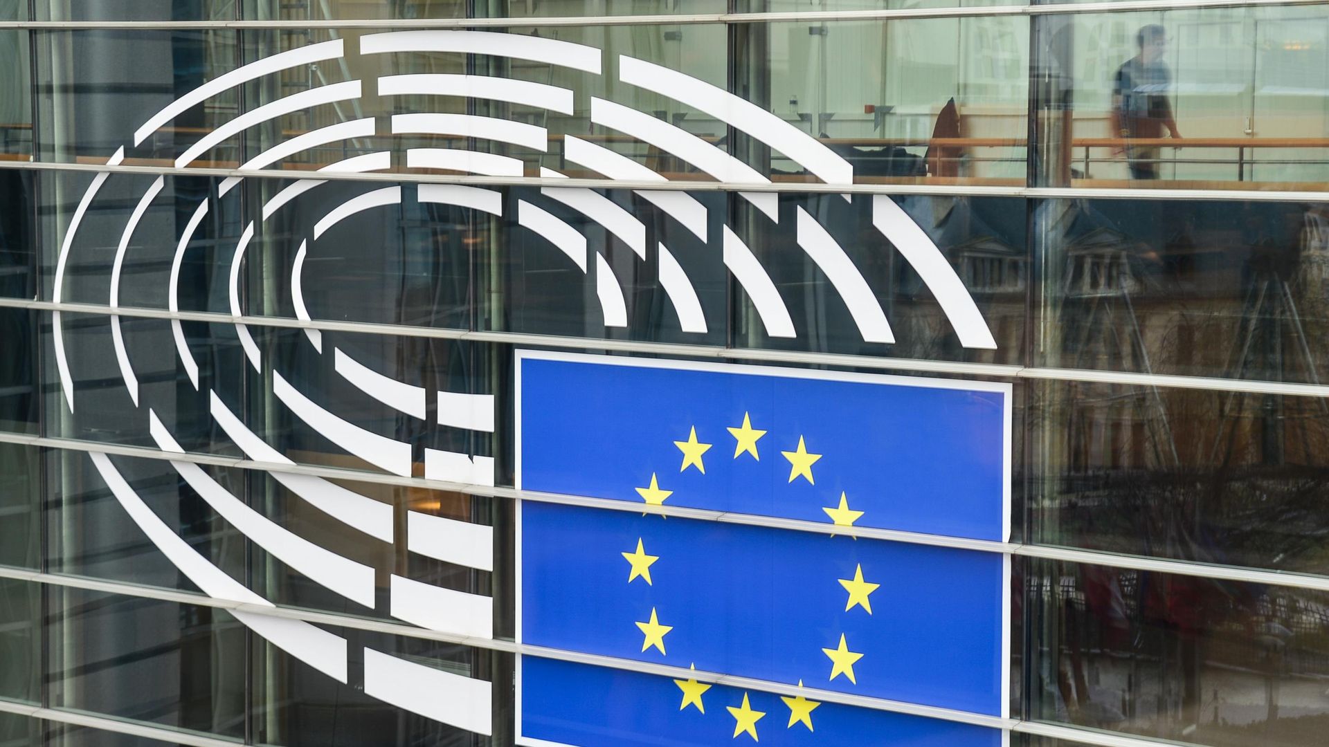 Логотип на здании Европарламента в Брюсселе - РИА Новости, 1920, 06.03.2021