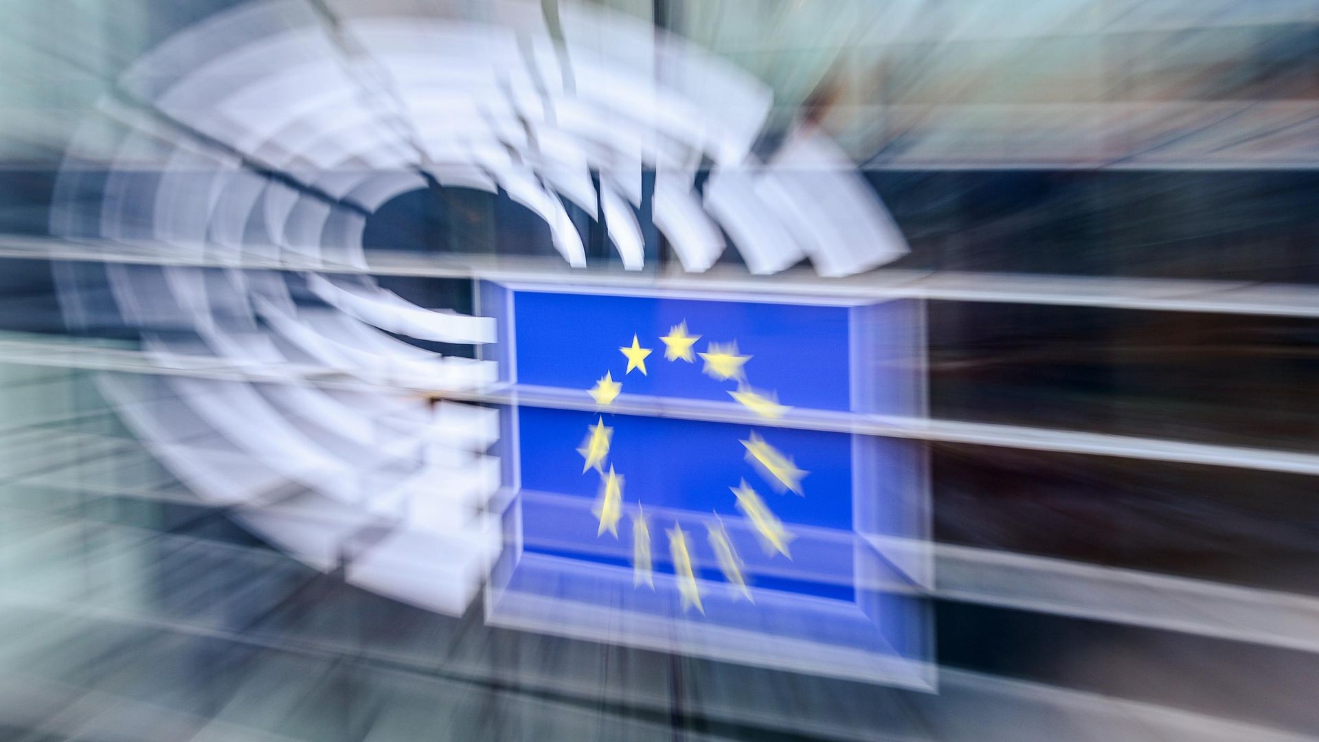 Логотип на здании Европарламента в Брюсселе Логотип на здании Европарламента в Брюсселе - РИА Новости, 1920, 21.01.2025