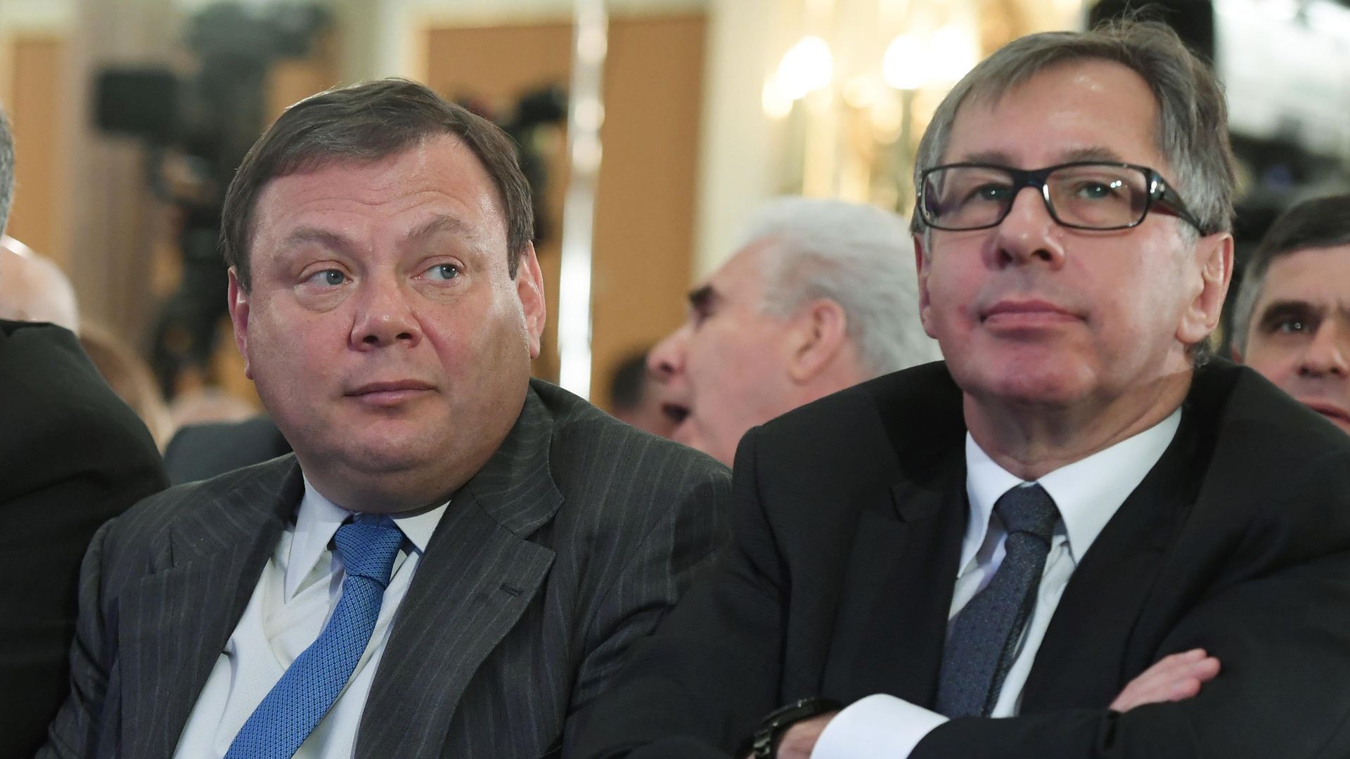 Председатель наблюдательного совета директоров концерна Альфа-групп Михаил Фридман и председатель совета директоров ABH Holdings Петр Авен  - РИА Новости, 1920, 02.05.2021