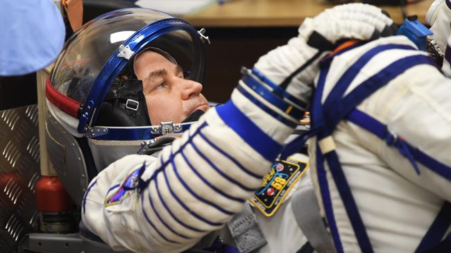 Член основного экипажа 59/60-й длительной экспедиции на МКС космонавт Роскосмоса Алексей Овчинин перед запуском ракеты-носителя Союз-ФГ с транспортным пилотируемым кораблем Союз МС-12 с космодрома Байконур Член основного экипажа 59/60-й длительной экспедиции на МКС космонавт Роскосмоса Алексей Овчинин перед запуском ракеты-носителя Союз-ФГ с транспортным пилотируемым кораблем Союз МС-12 с космодрома Байконур
