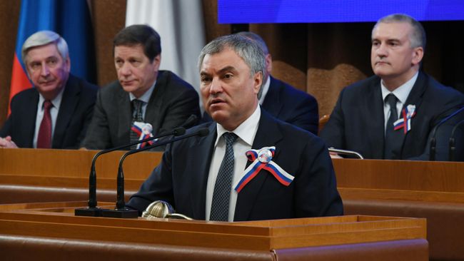 Председатель Государственной Думы РФ Вячеслав Володин выступает на совместном заседании cовета Госдумы РФ и Госсовета Крыма Председатель Государственной Думы РФ Вячеслав Володин выступает на совместном заседании cовета Госдумы РФ и Госсовета Крыма