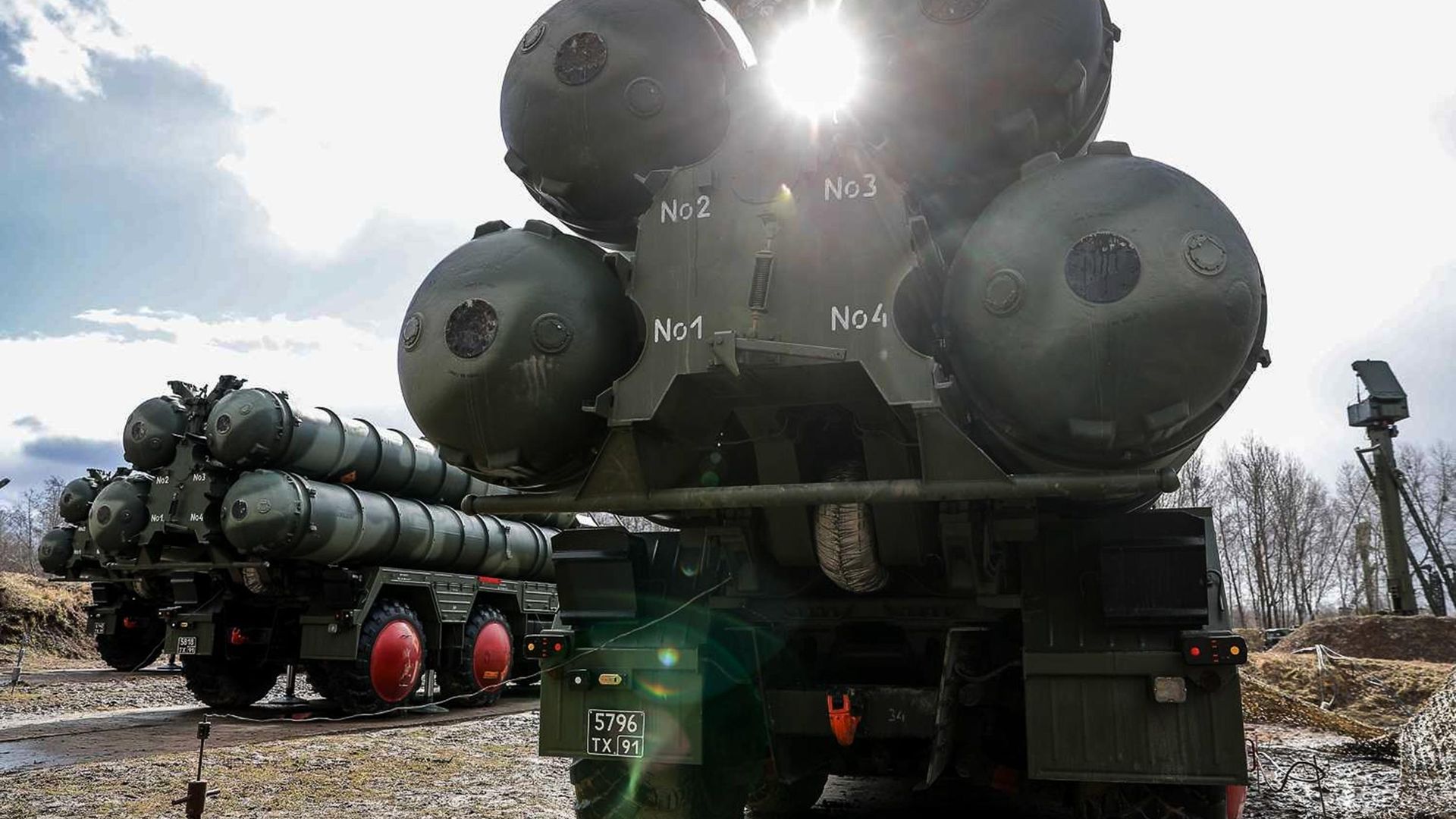Боевые расчеты новейших зенитных ракетных систем Боевые расчеты новейших зенитных ракетных систем - РИА Новости, 1920, 15.11.2022