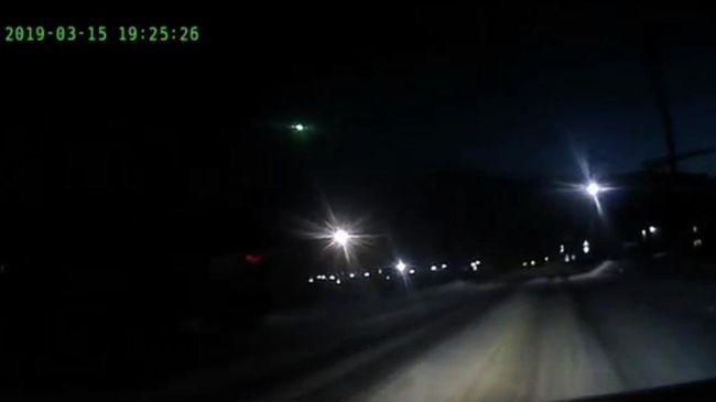 Видео падения метеорита на севере Красноярского края Видео падения метеорита на севере Красноярского края