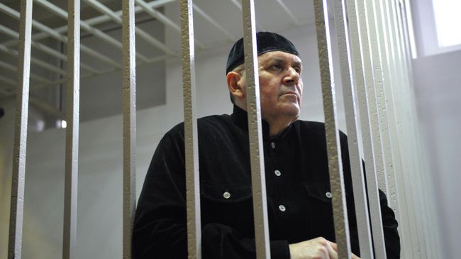 Глава чеченского отделения правозащитного центра Мемориал Оюб Титиев на заседании Шалинского городского суда