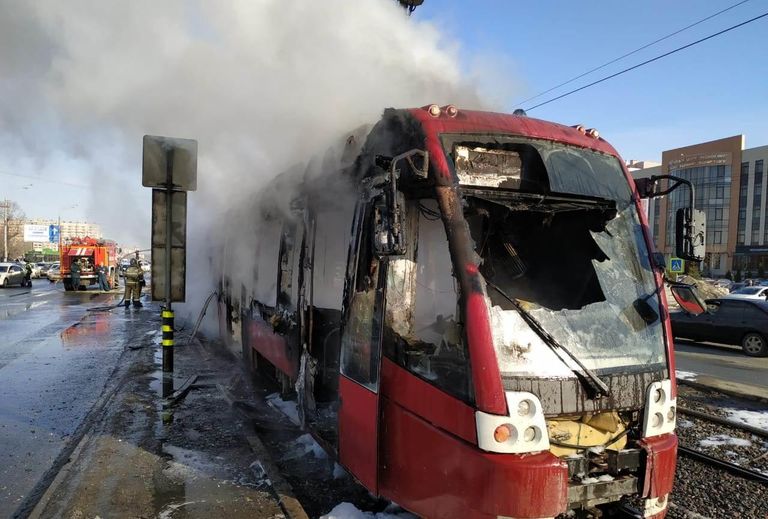 Возгорание трамвая у парка Победы в Казани, Татарстан. 18 марта 2019 Возгорание трамвая у парка Победы в Казани, Татарстан. 18 марта 2019
