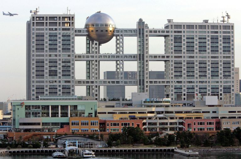 Здание Fuji Television в Токио