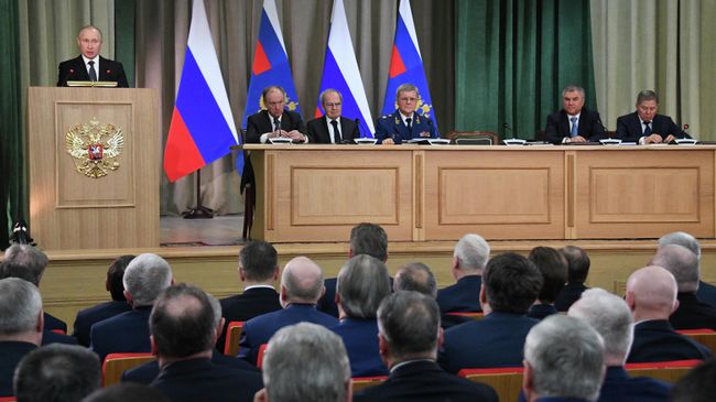Президент России Владимир Путин выступает на расширенном заседании коллегии Генеральной прокуратуры России Президент России Владимир Путин выступает на расширенном заседании коллегии Генеральной прокуратуры России