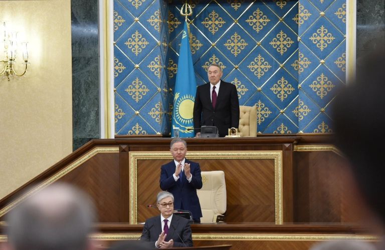 Председатель Сената Парламента Казахстана Касым-Жомарт Токаев и экс-президент Казахстана Нурсултан Назарбаев на совместном заседании палат парламента Казахстана. 20 марта 2019