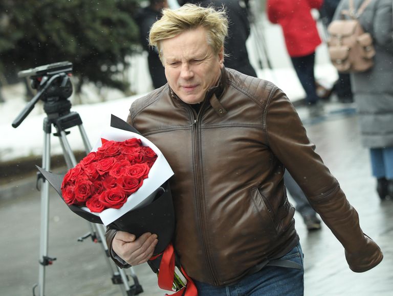Певец Виктор Салтыков на церемонии прощания с певицей Юлией Началовой