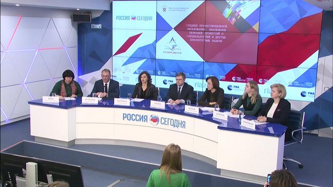 Среднее профессиональное образование: обновление перечней профессий и специальностей и другие приоритетные задачи