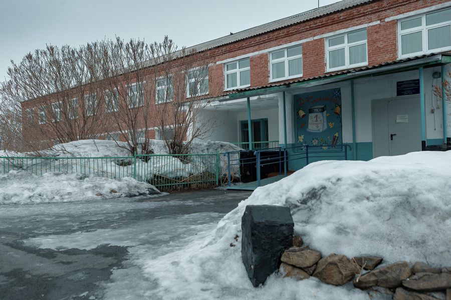 Школа в поселке Трещевский Школа в поселке Трещевский