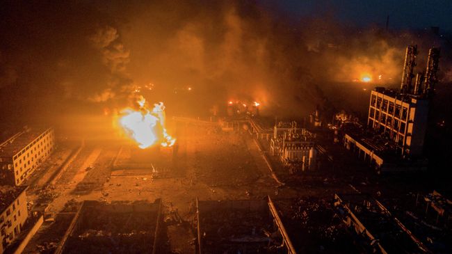 Взрыв на химзаводе в китайской восточной провинции Цзянсу Взрыв на химзаводе в китайской восточной провинции Цзянсу