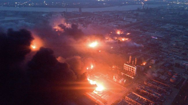 Взрыв на химзаводе в китайской восточной провинции Цзянсу Взрыв на химзаводе в китайской восточной провинции Цзянсу