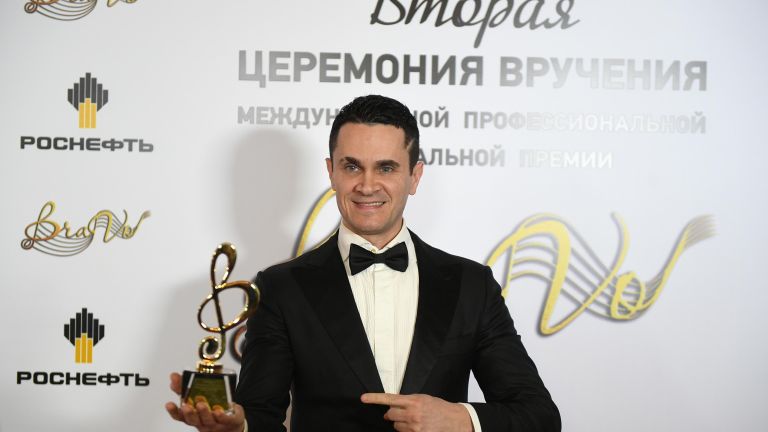 Продюсер, композитор Денис Ковальский во время вручения музыкальной премии BraVo в Москве Продюсер, композитор Денис Ковальский во время вручения музыкальной премии BraVo в Москве