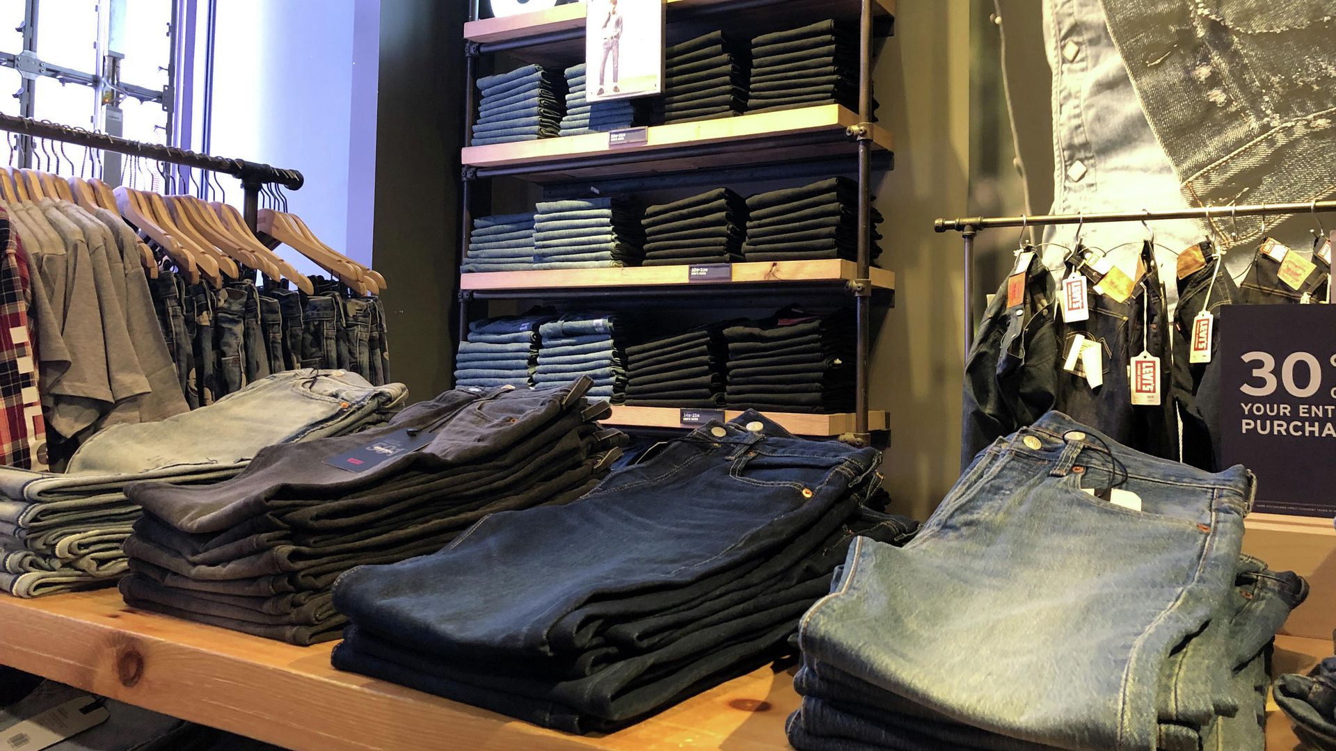 Джинсы Levi's 501 Джинсы Levi's 501 - РИА Новости, 1920, 07.03.2022