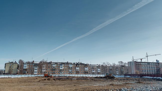Строительная техника на месте снесенного торгово-развлекательного центра Зимняя вишня в Кемерово Строительная техника на месте снесенного торгово-развлекательного центра Зимняя вишня в Кемерово