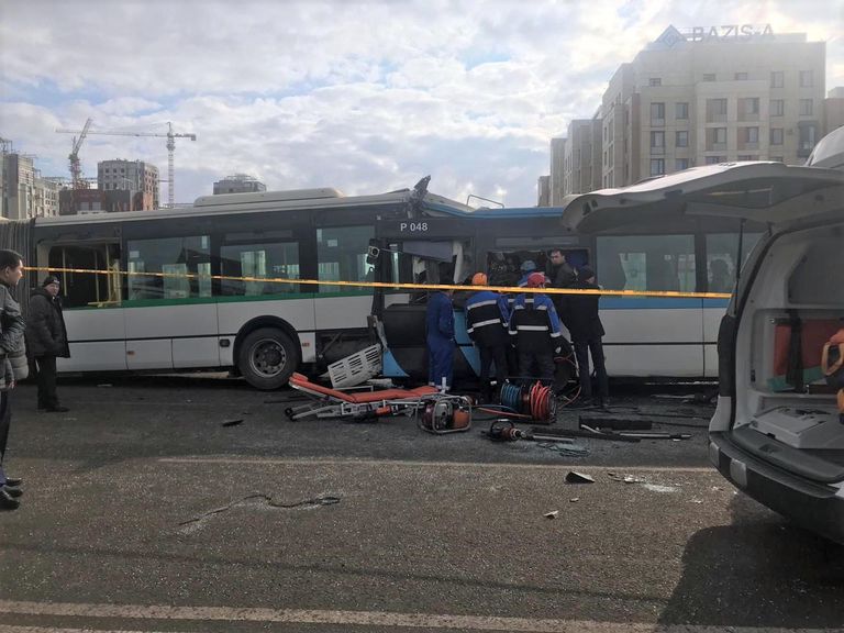 Столкновения автобусов в столице Казахстана Нур-Султане