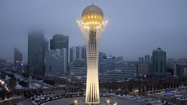 Монумент Астана-Байтерек в Нур-Султане Монумент Астана-Байтерек в Нур-Султане