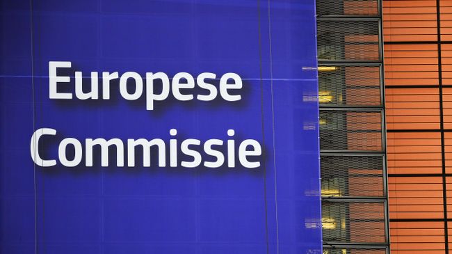 Баннер на здании Европейской Комиссии в Брюссел Баннер на здании Европейской Комиссии в Брюссел