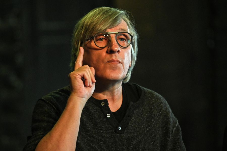 Режиссер Дмитрий Крымов Режиссер Дмитрий Крымов