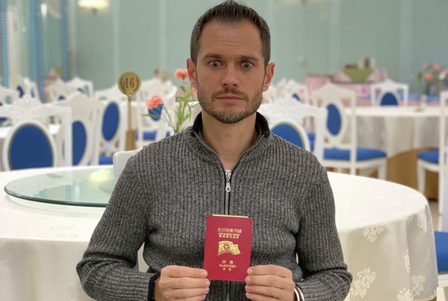 С паспортом Северной Кореи в Пхеньяне. Январь 2019 С паспортом Северной Кореи в Пхеньяне. Январь 2019